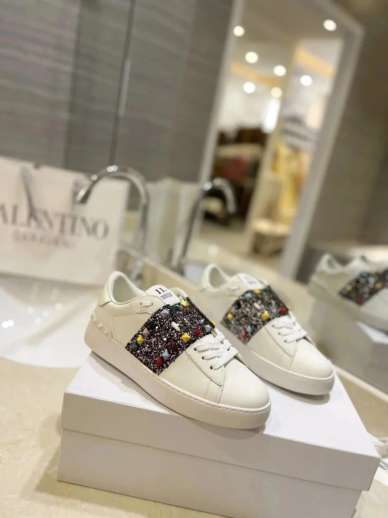 Valentino Rockstud W