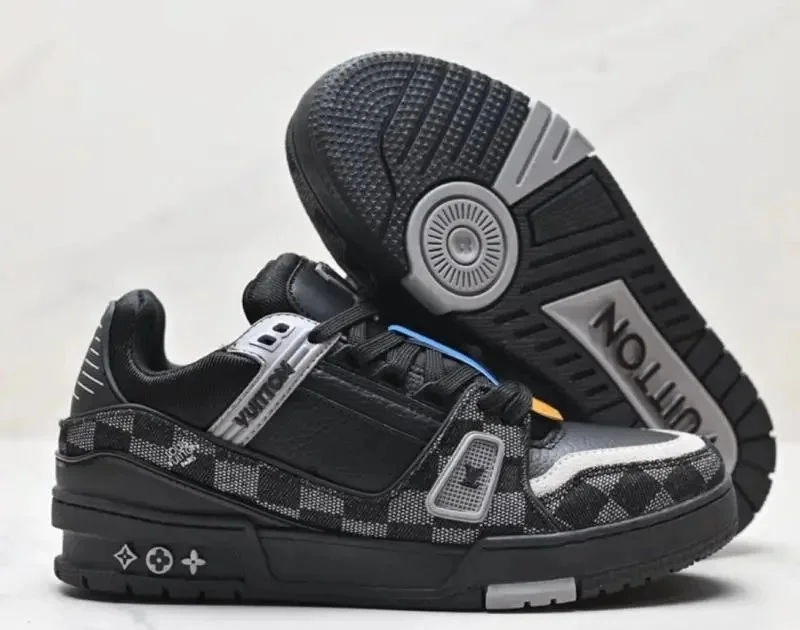 Louis Vuitton Black 