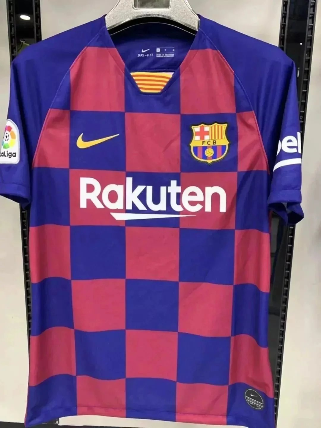 Nike Barcelona Red a