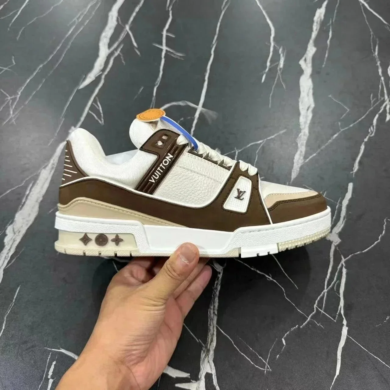 Louis Vuitton Brown 