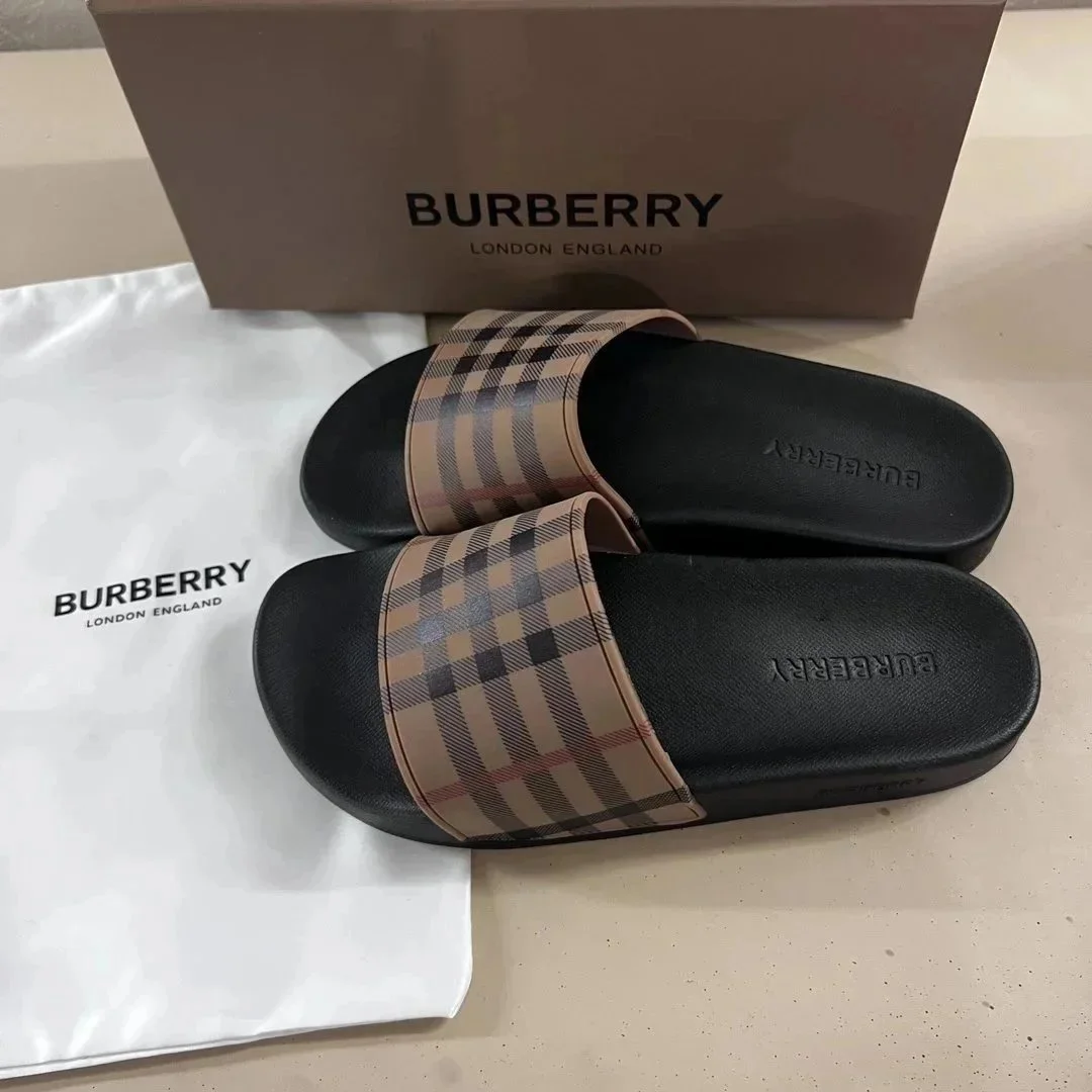 Burberry Check Black