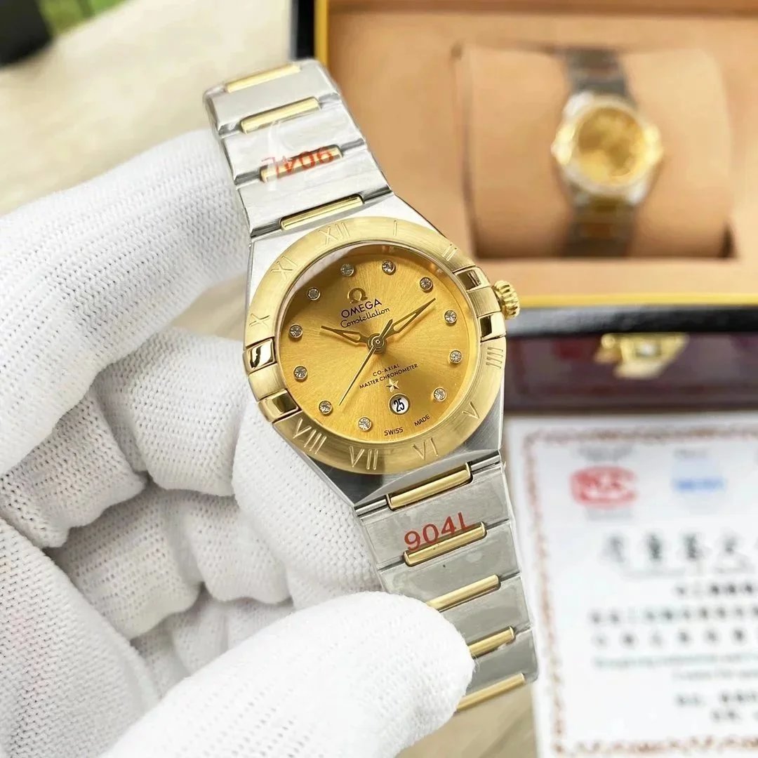 Yellow gold case, gold dial, steel bracelet