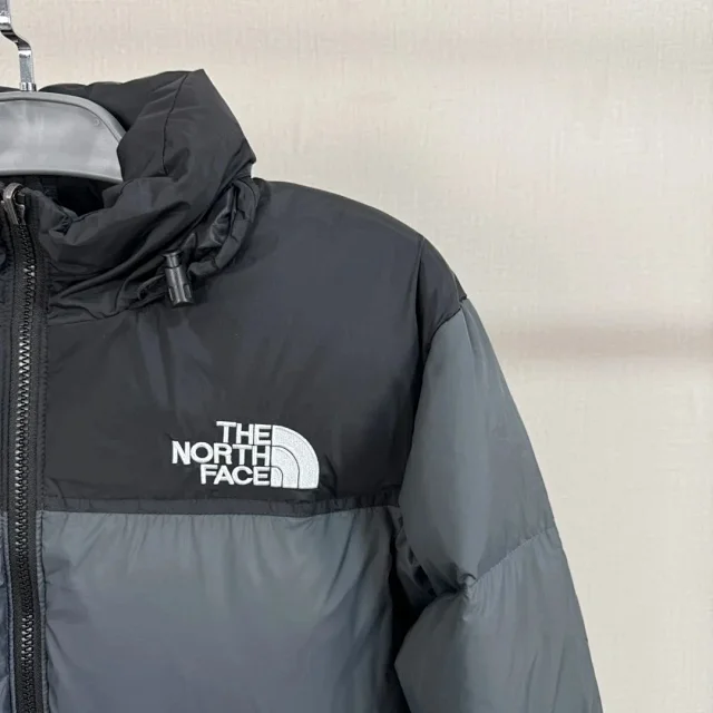 The North Face Down Jackets 1996 hooded color-block puffer product detail image 13