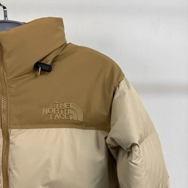 The North Face Down Jackets 1996 hooded color-block puffer product detail image 34