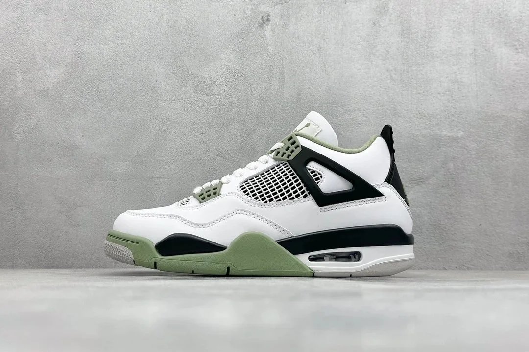 AJ4 Matcha Green AQ9129-103 (36-47.5)
