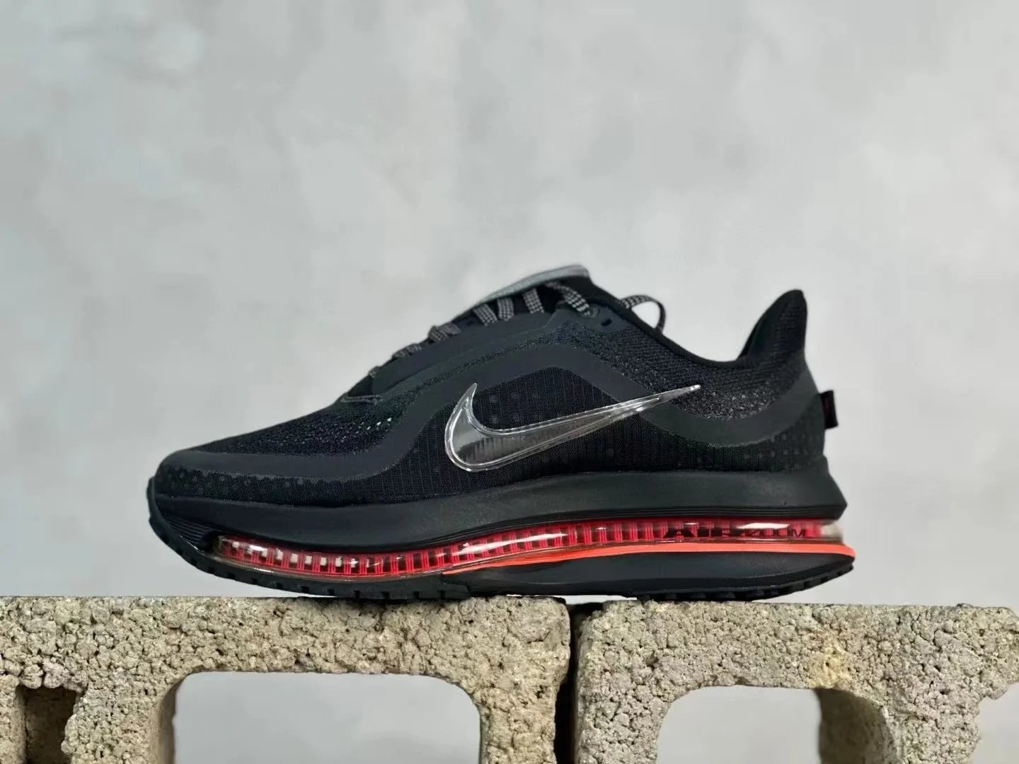 Pegasus Black Red HQ2592-003