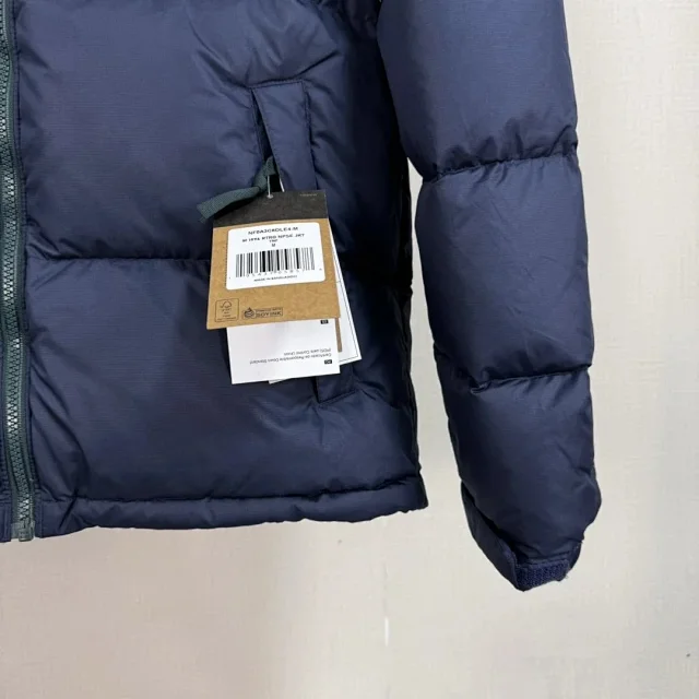 The North Face Down Jackets 1996 hooded color-block puffer product detail image 3