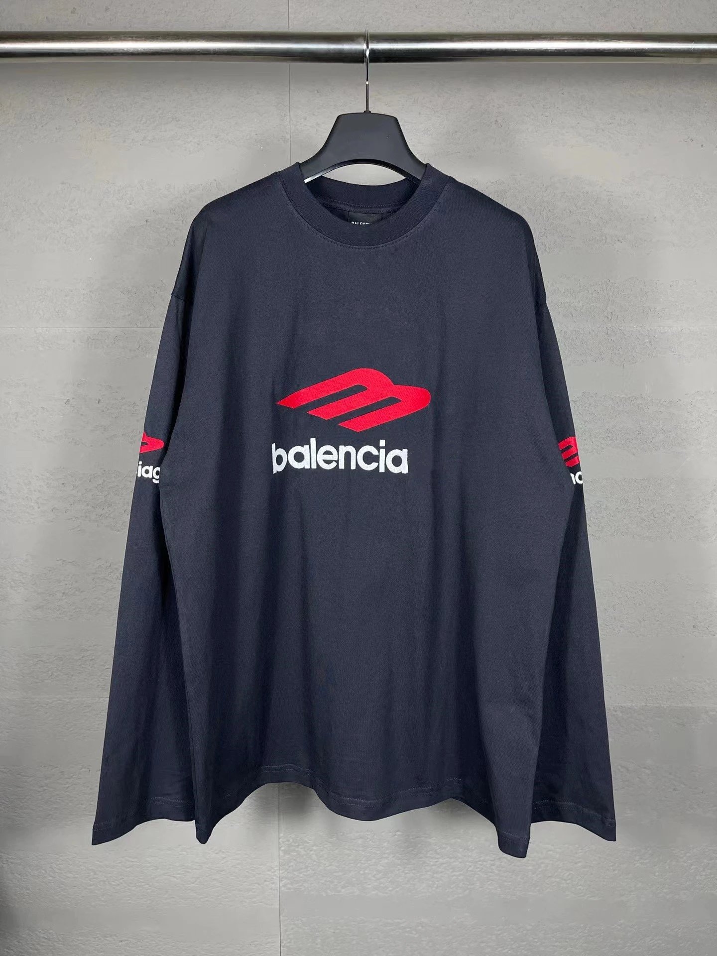 Balenciaga 24 Fall Season M Logo Long Sleeve Tee photo 2
