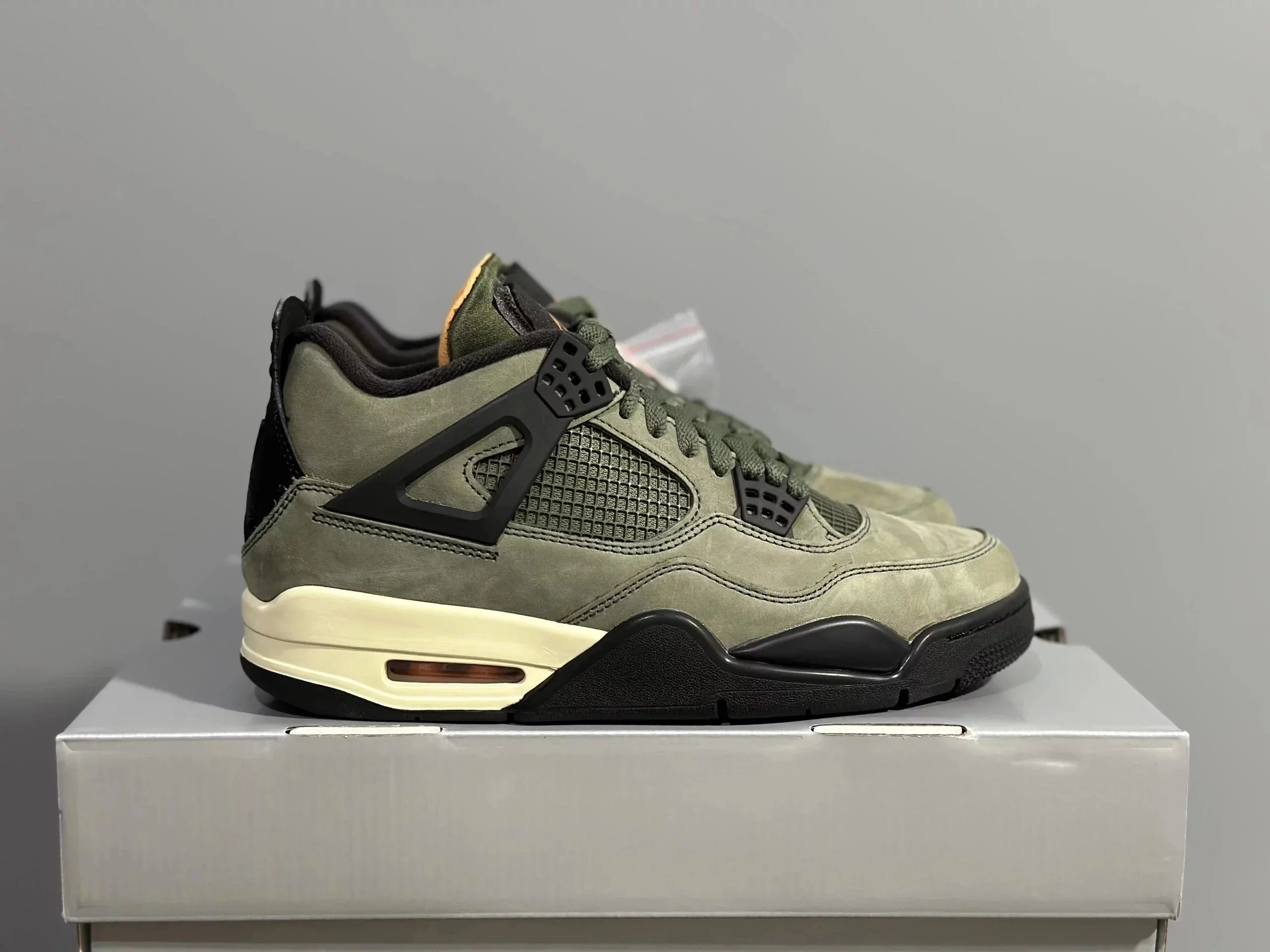 A40-AJ4 Pure Original Quality - Green Rabbit