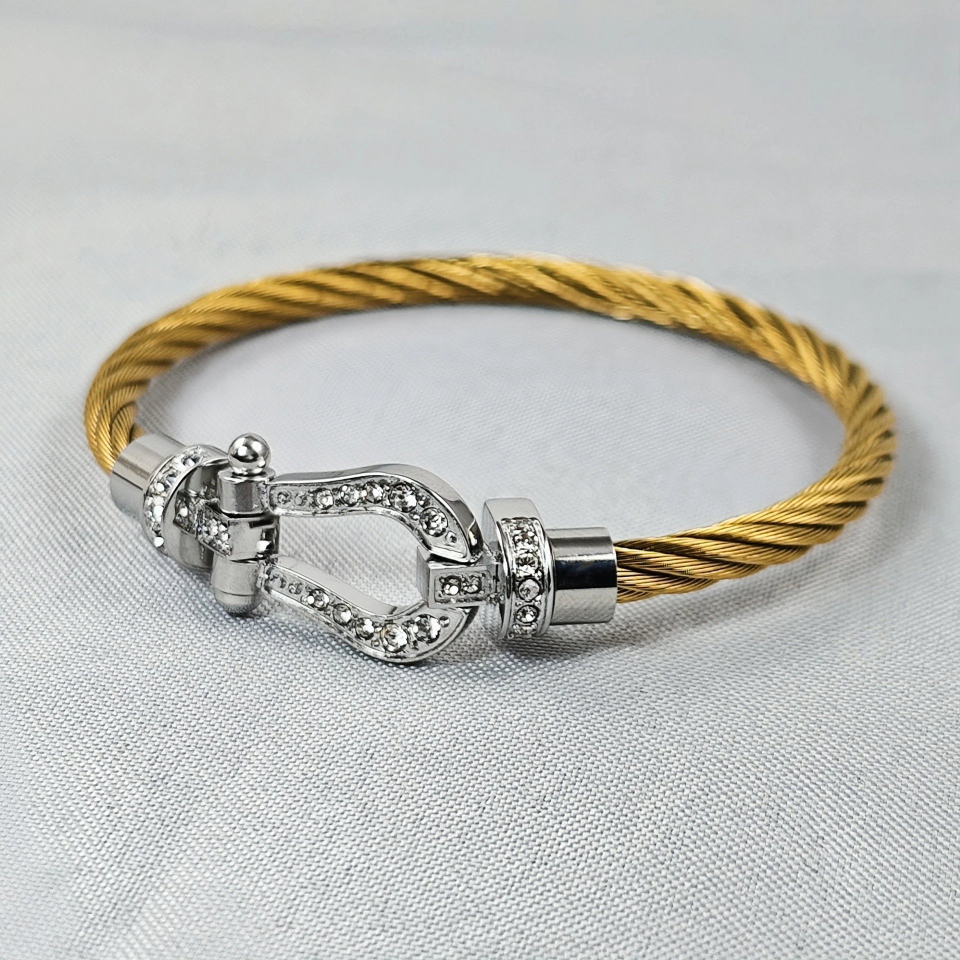FRed force 10 Bracelet