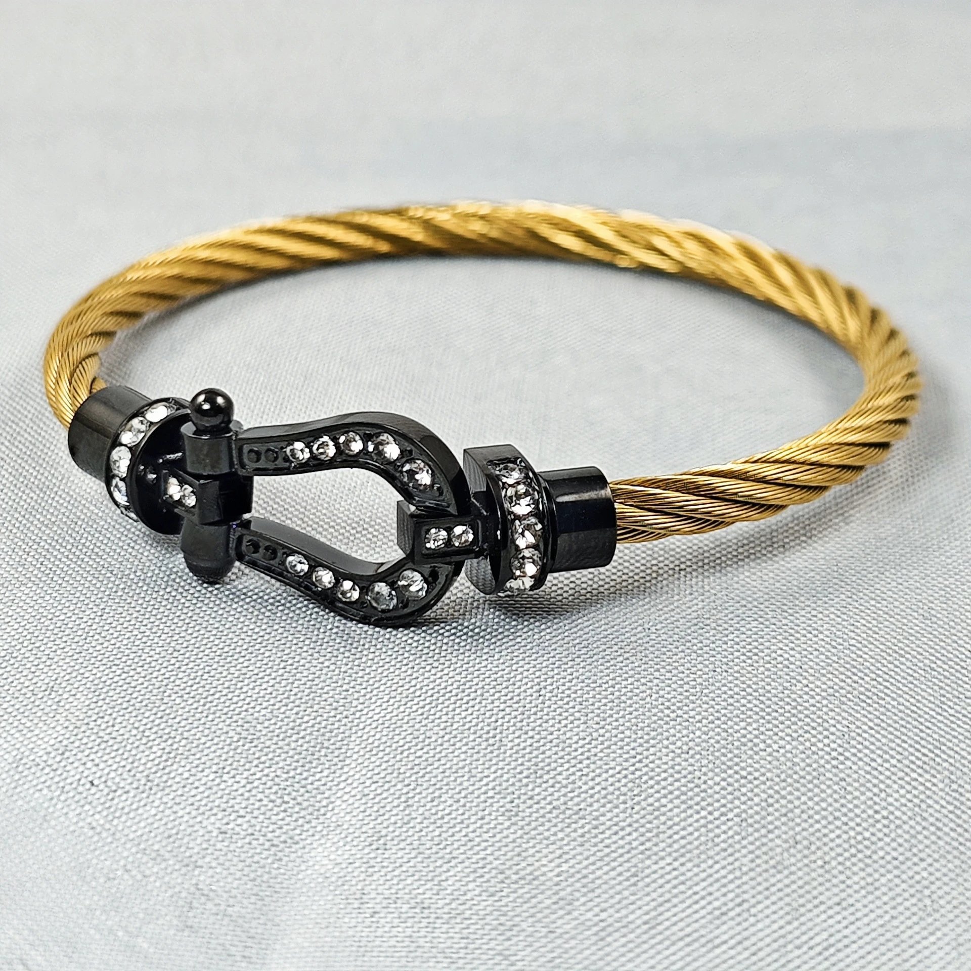 FRed force 10 Bracelet