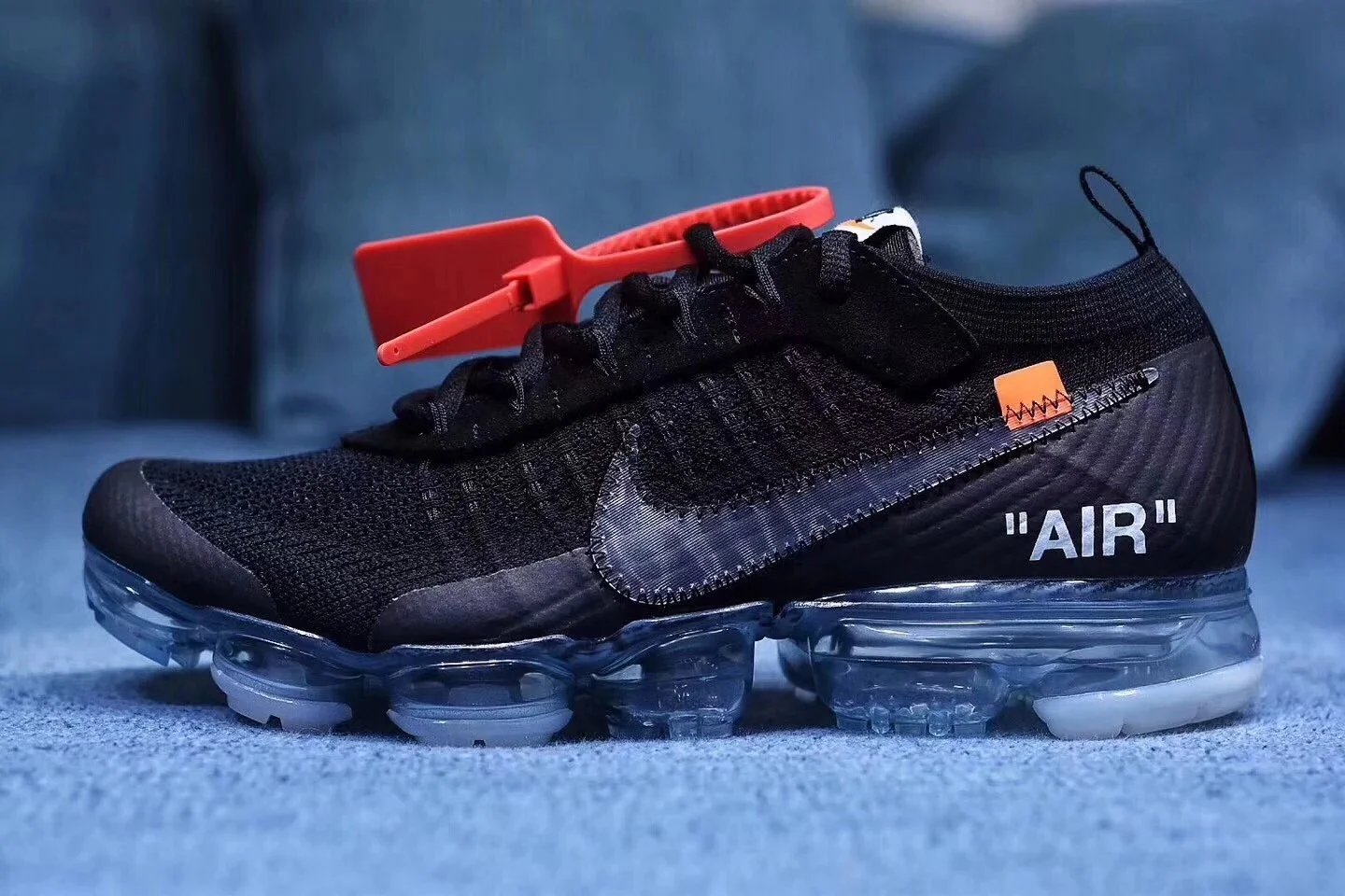 Off-White × Air VaporMax 2.0