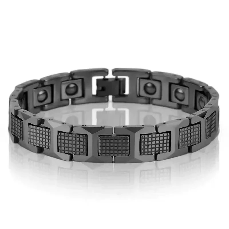 4. Black 21cm