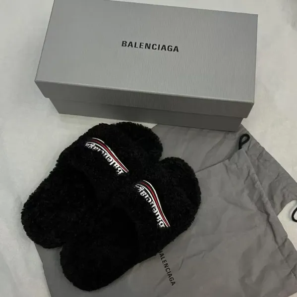 Balenciaga Triple S Furry Slippers Black - 1