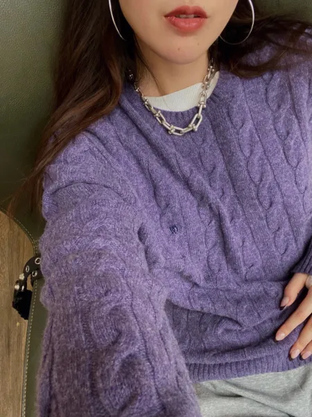 Design Cable Knit Oversized Sweater in Charcoal Gray with White Collar Shirt Layering - 8