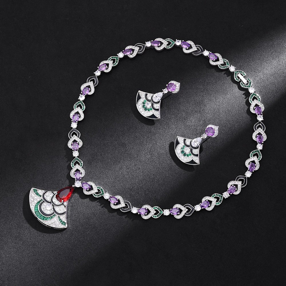 Fan Motif High-Jewelry Necklace And Earring Set T-Shirt