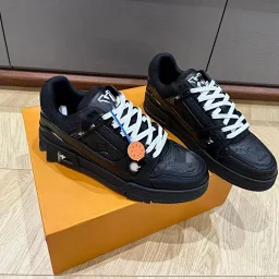 thumbnail for Ass house shoes2