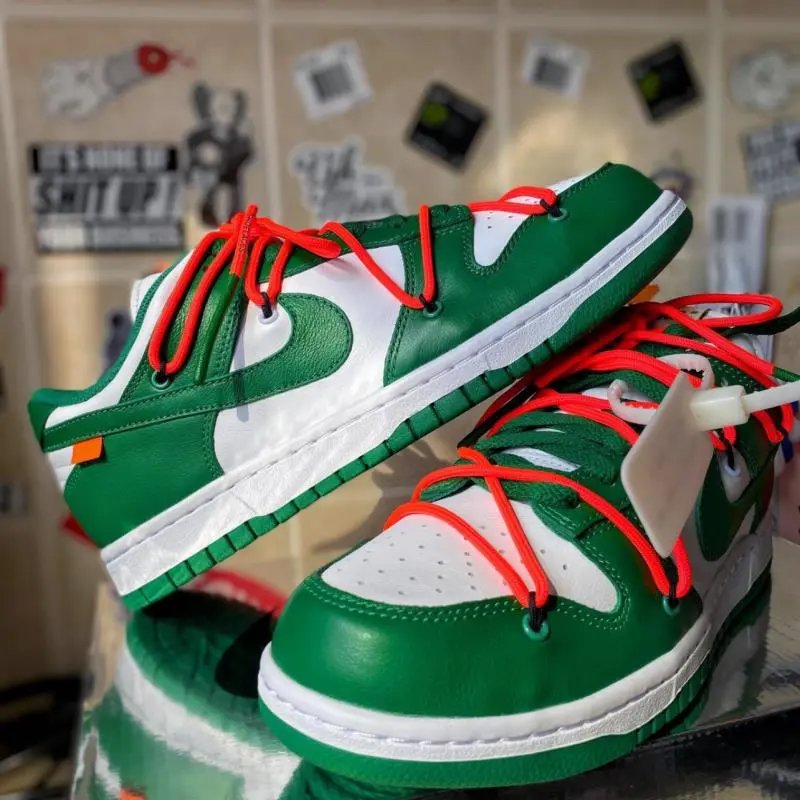 O Sports Sneaker