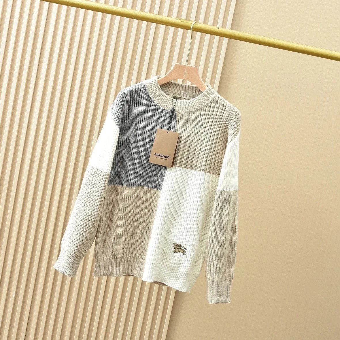 Checkered Crewneck Knit Sweater photo 7