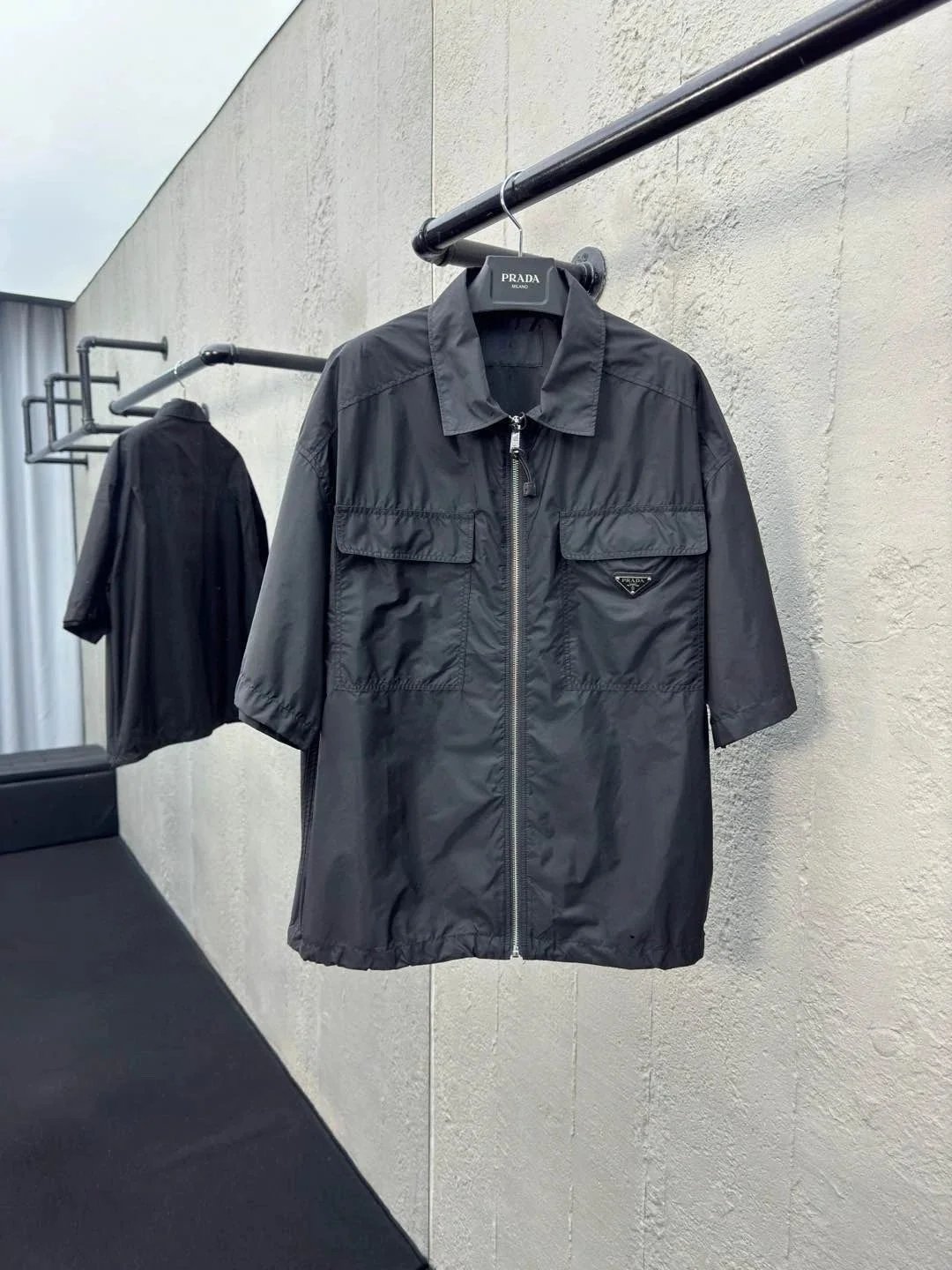  PDA  胸前三件标拉链短袖衬衫