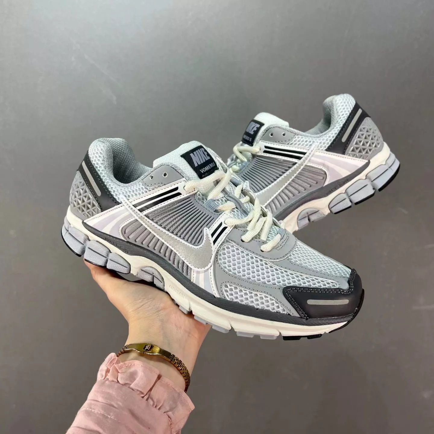 V5  公司级  米灰