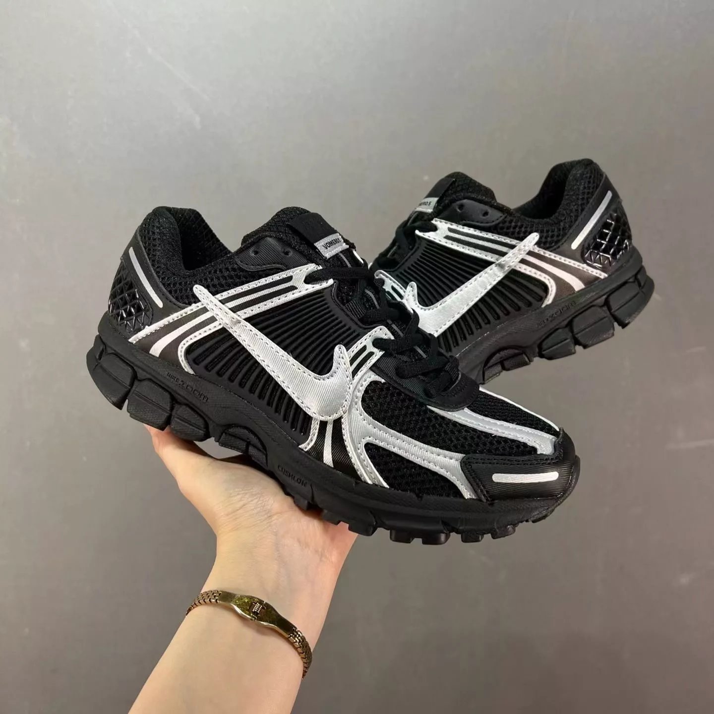 V5  公司级  黑银