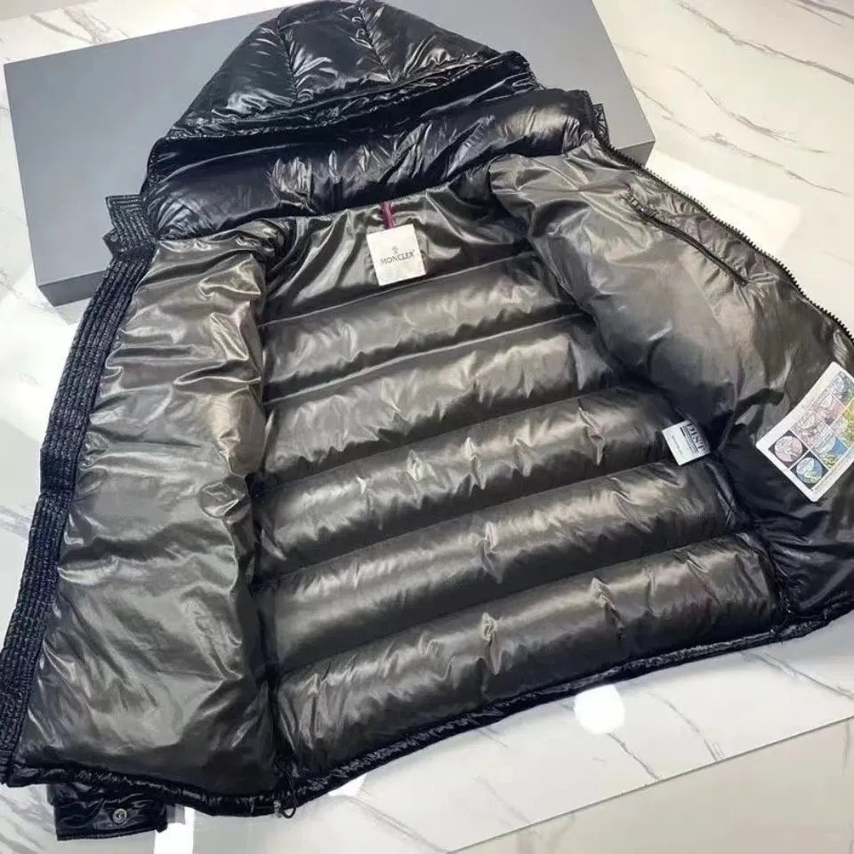 M羽绒服  Medium versionWhats app 86 152 0596 8861 2