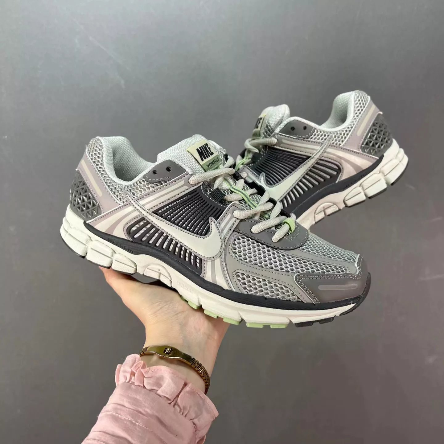 V5  公司级  灰黑