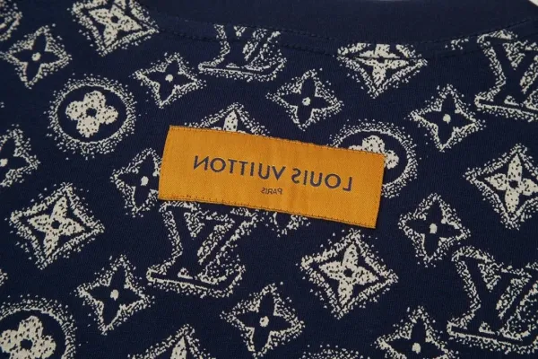 Louis Vuitton Monogram Gradient T-Shirt Charcoal Gray T-Shirt - 32