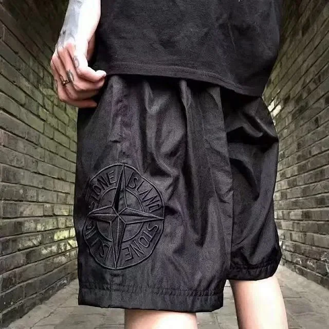 Stone Island Shorts Cargo with compass badge product detail image 11