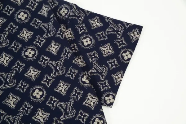 Louis Vuitton Monogram Gradient T-Shirt Charcoal Gray T-Shirt - 31
