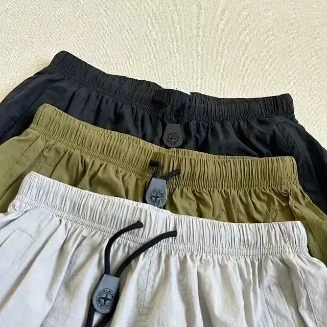 Stone Island Shorts Cargo with compass badge product detail image 16