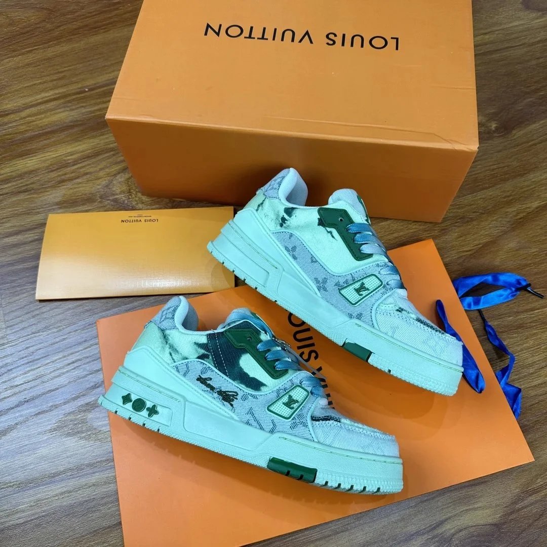 Louis Vuitton Trainer Low White and Green Sneakers - 12
