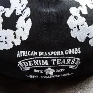Design Trucker Cap with Star and Abstract Tree Print Black Hats - 9