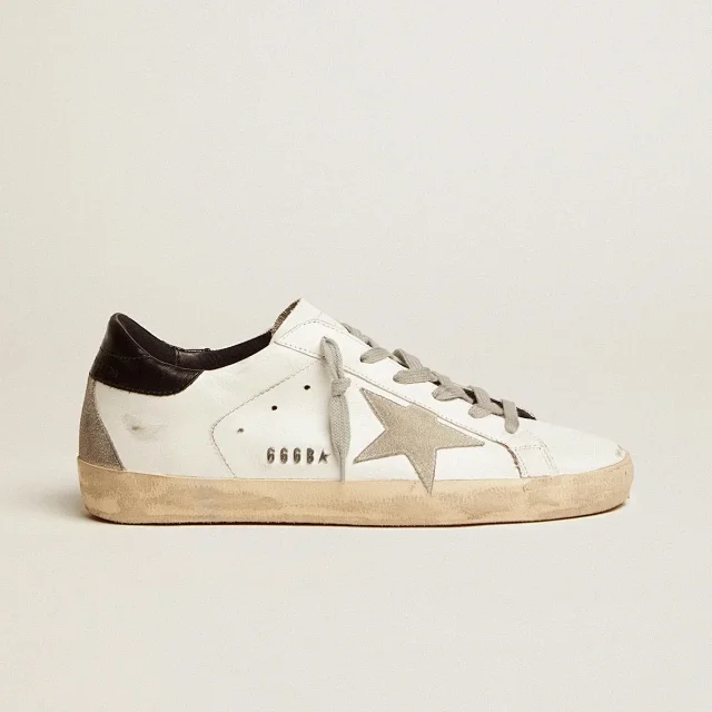 Golden Goose Sneakers Low-top distressed with star appliqué product detail image 20