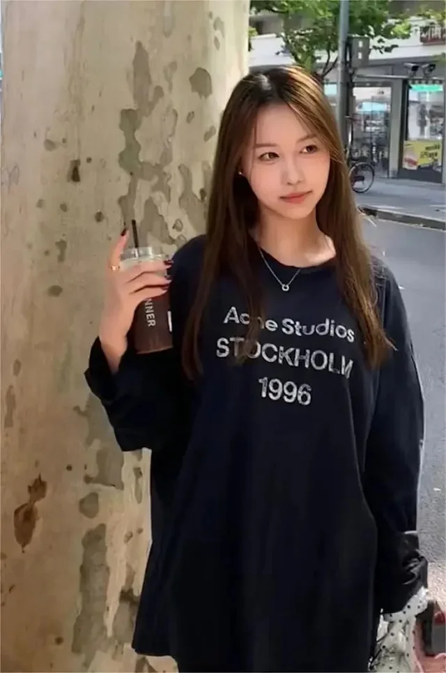 Acne Studios T-Shirts Stockholm 1996 Graphic Long-Sleeve T-Shirt product detail image 10