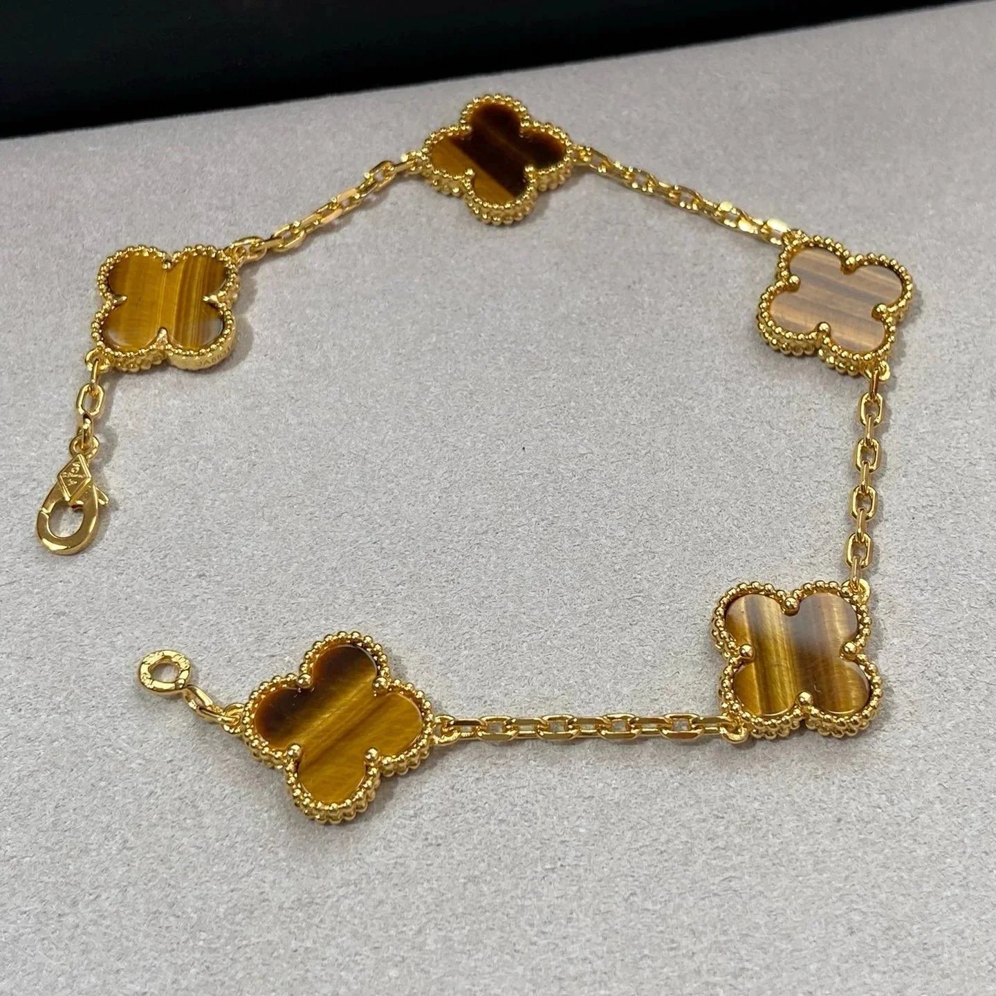 V Gold Bracelet photo 8