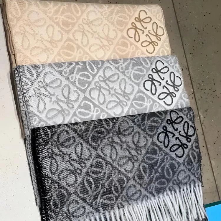 Checkerboard Wool Scarf photo 6