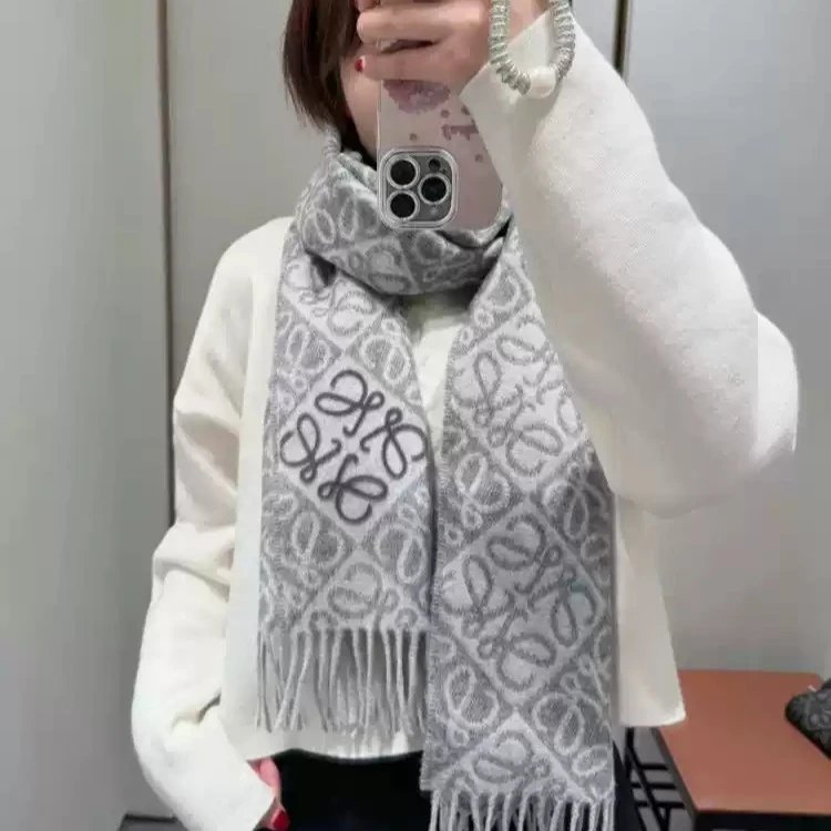 Checkerboard Wool Scarf photo 2