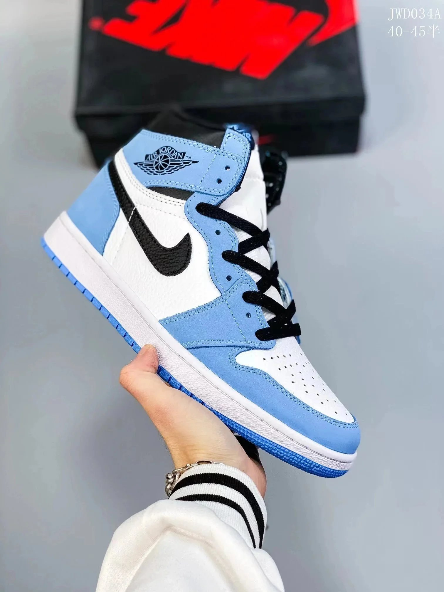 Air Jordan 1 High Basketball Shoes photo 3