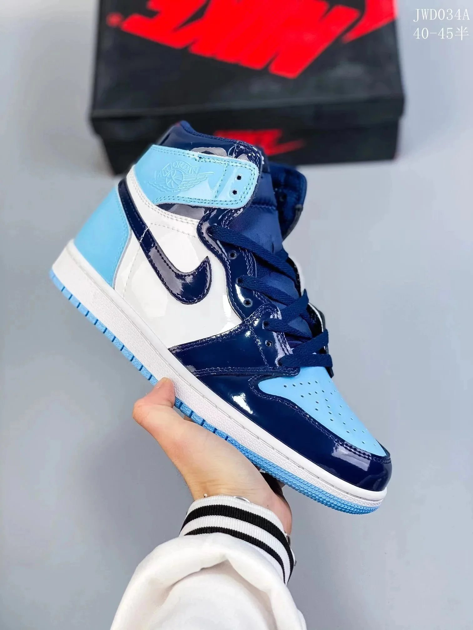 Air Jordan 1 High Basketball Shoes photo 6