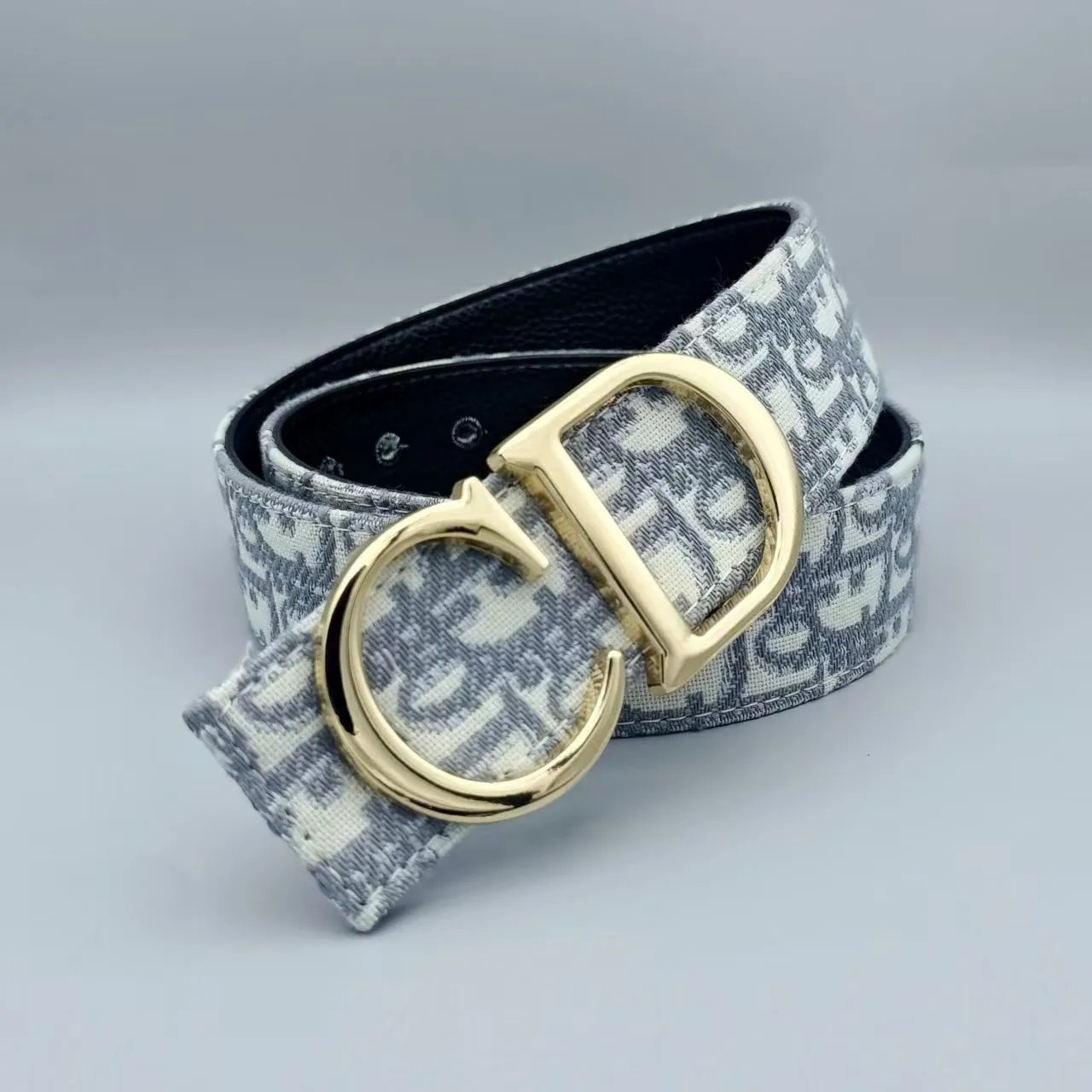 C家扣金扣刺绣白色款