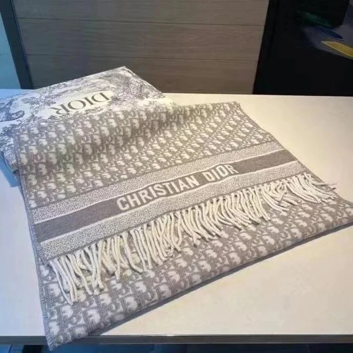 DI0R 围巾浅灰色