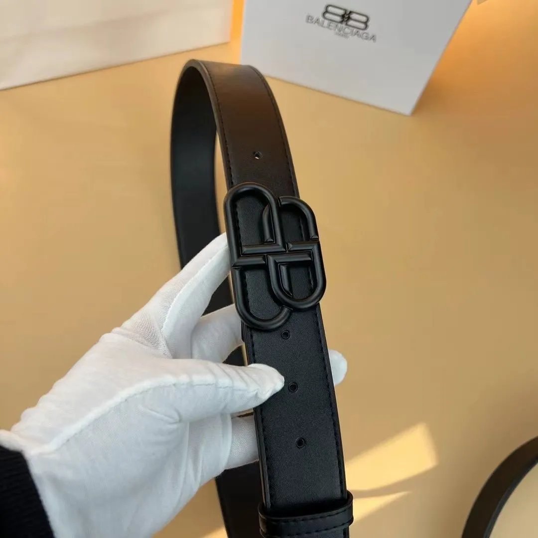 Minimalist Leather Belt photo 2