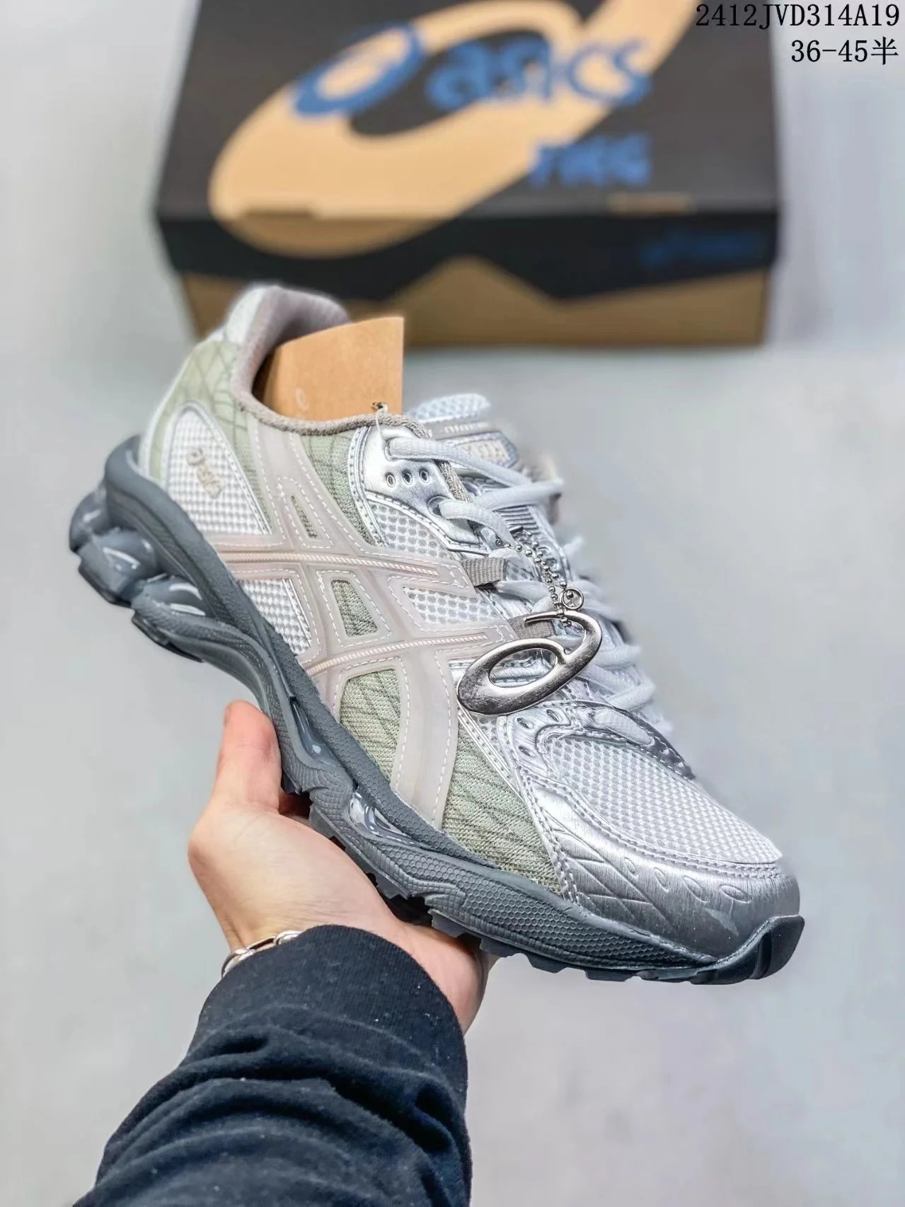 ASICS Gel-Nimbus 10.1 and 12.1 photo 7