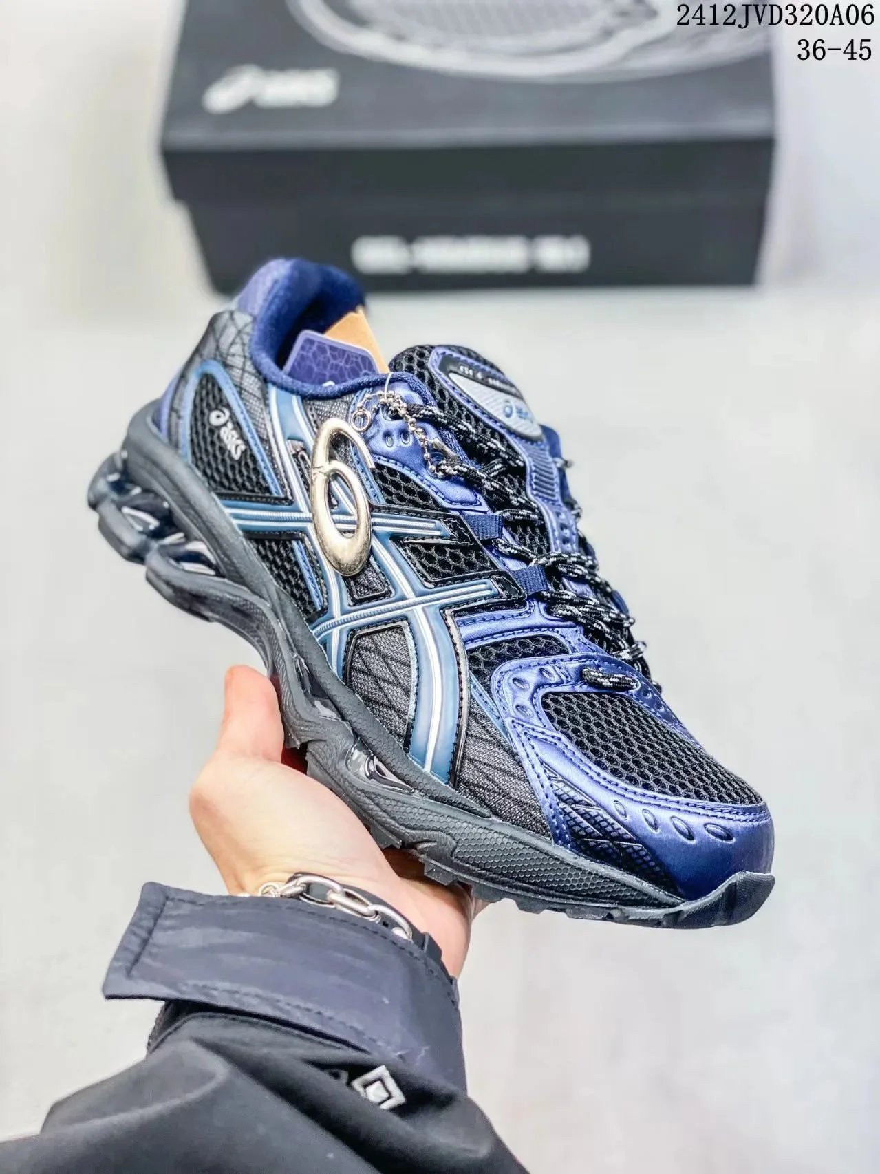 ASICS Gel-Nimbus 10.1 and 12.1 photo 2
