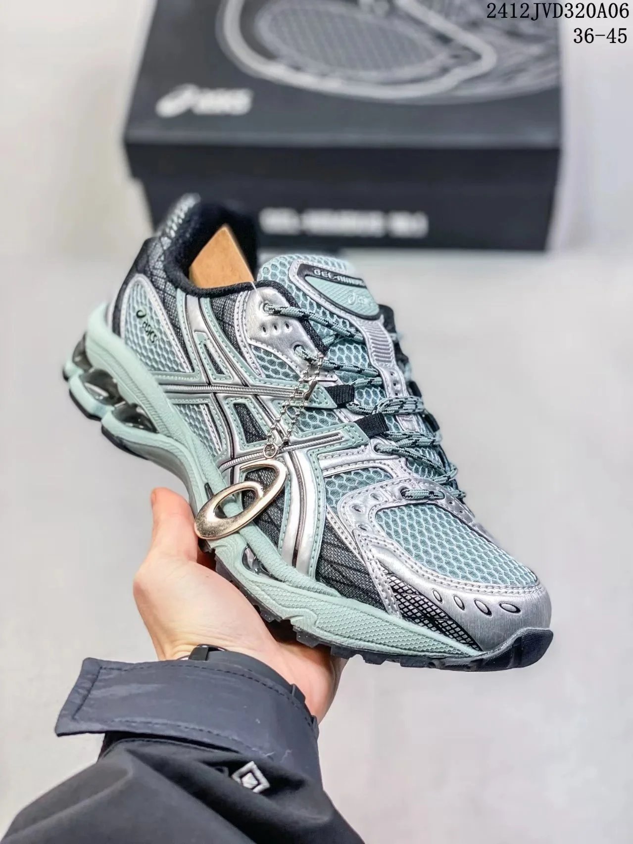 ASICS Gel-Nimbus 10.1 and 12.1 photo 3
