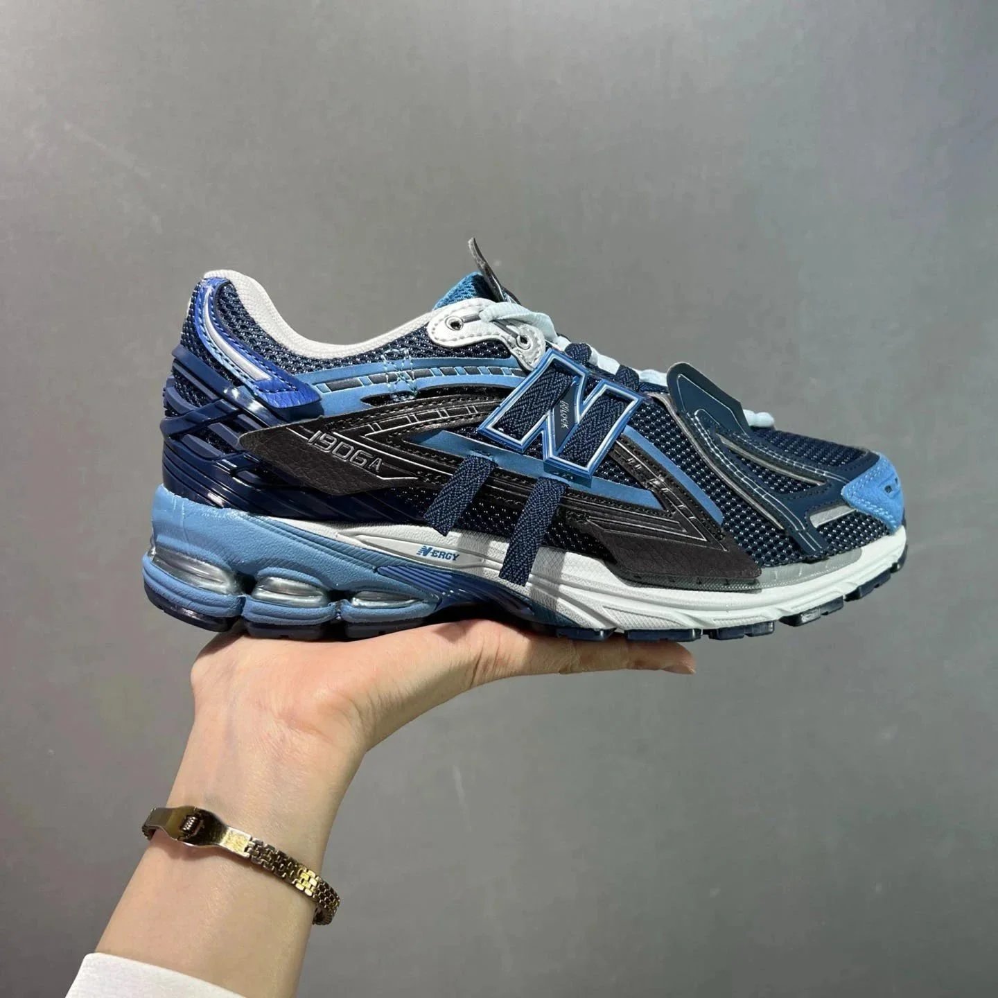 New Balance 1906R Running Shoes photo 6
