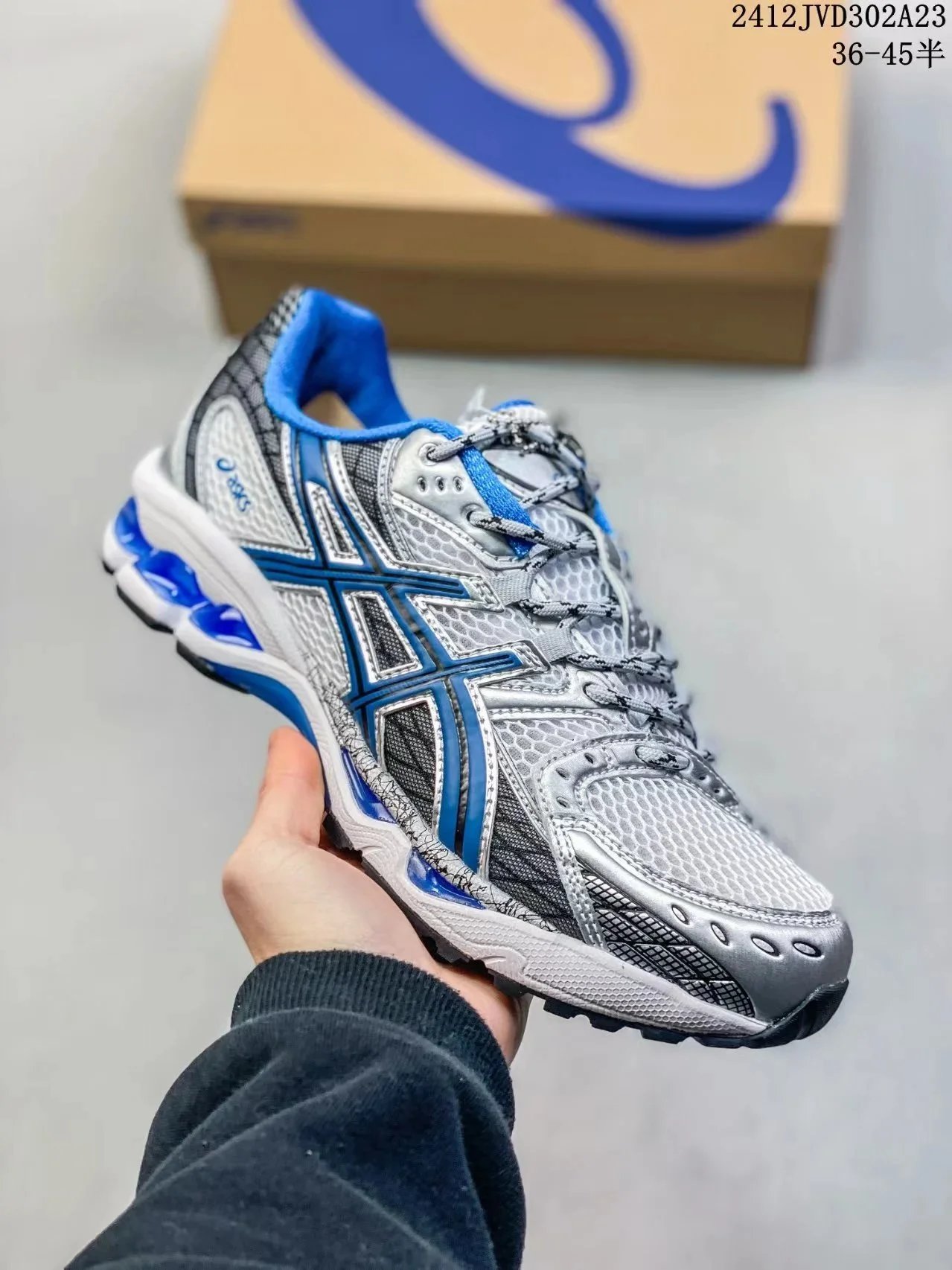ASICS Gel-Nimbus 10.1 and 12.1 photo 6
