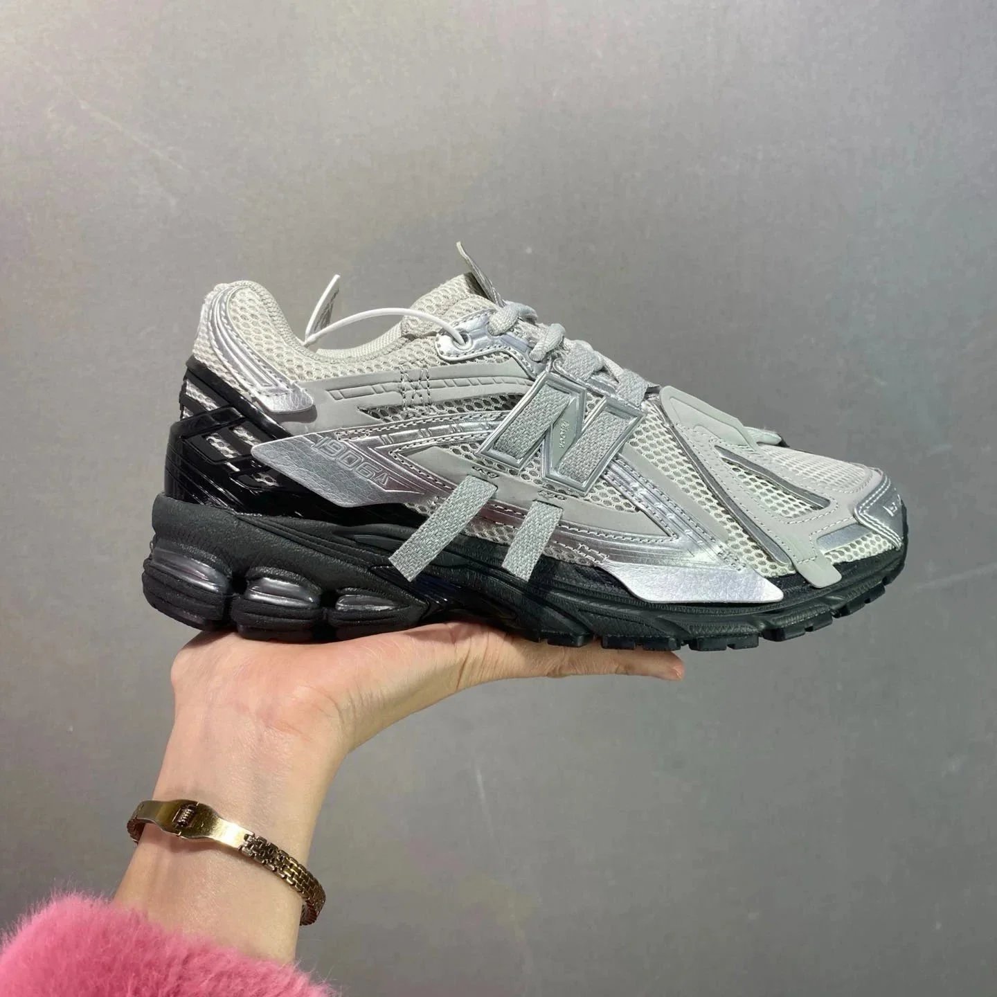 New Balance 1906R Running Shoes photo 8